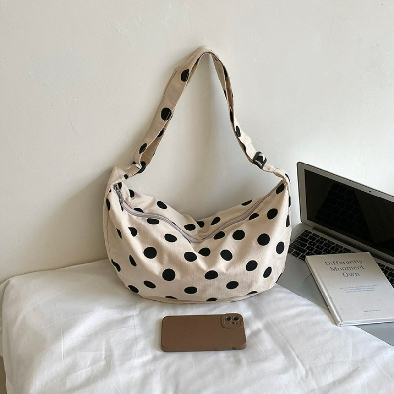 Bolso de Hombro Tipo Dumpling  - Interior Design Minimalist reseña y precio