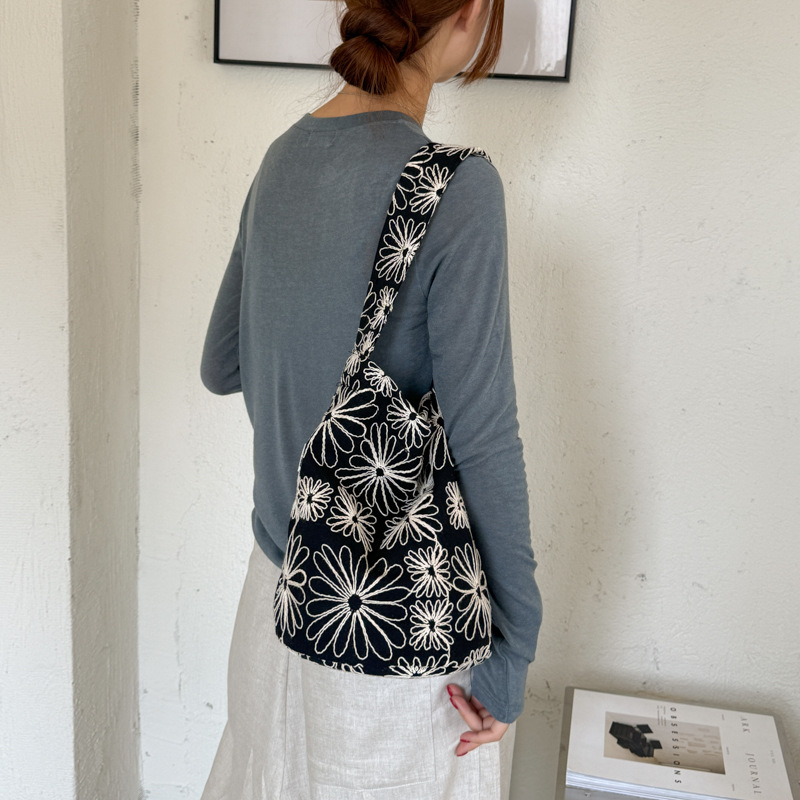 Bolsos de Mano con Diseño Flor - Interior Design Simple reseña y precio